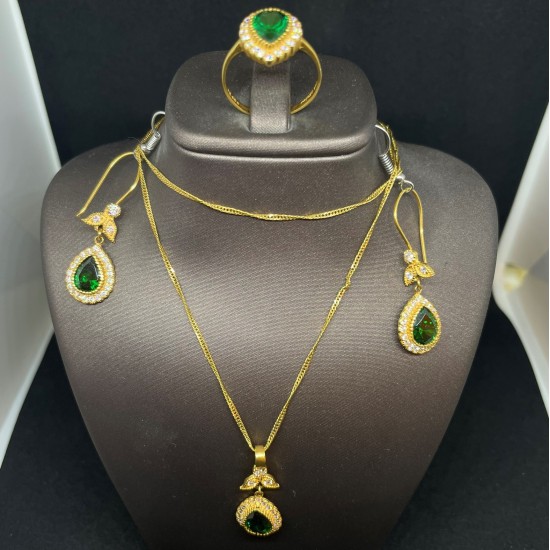 Yeşil Taşlı Klasik Set Altın