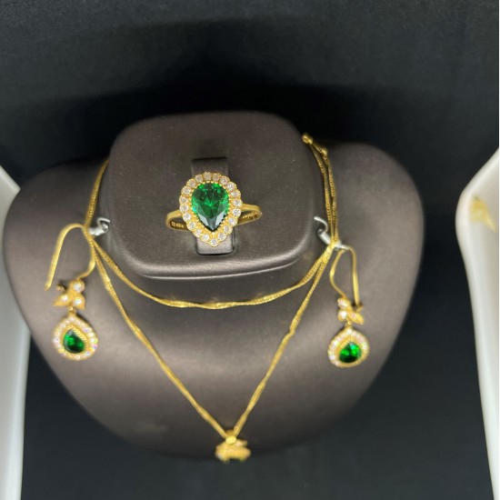 Yeşil Taşlı Klasik Set Altın